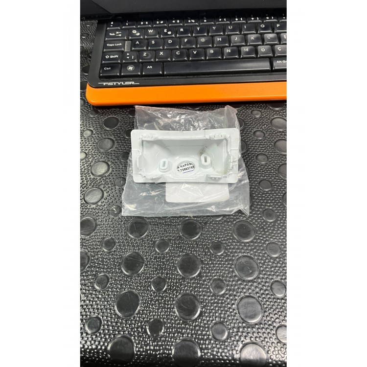 Fiat Egea Arka Kamera Kapağı beyaz Fiat Egea Arka Kamera Kapağı beyaz