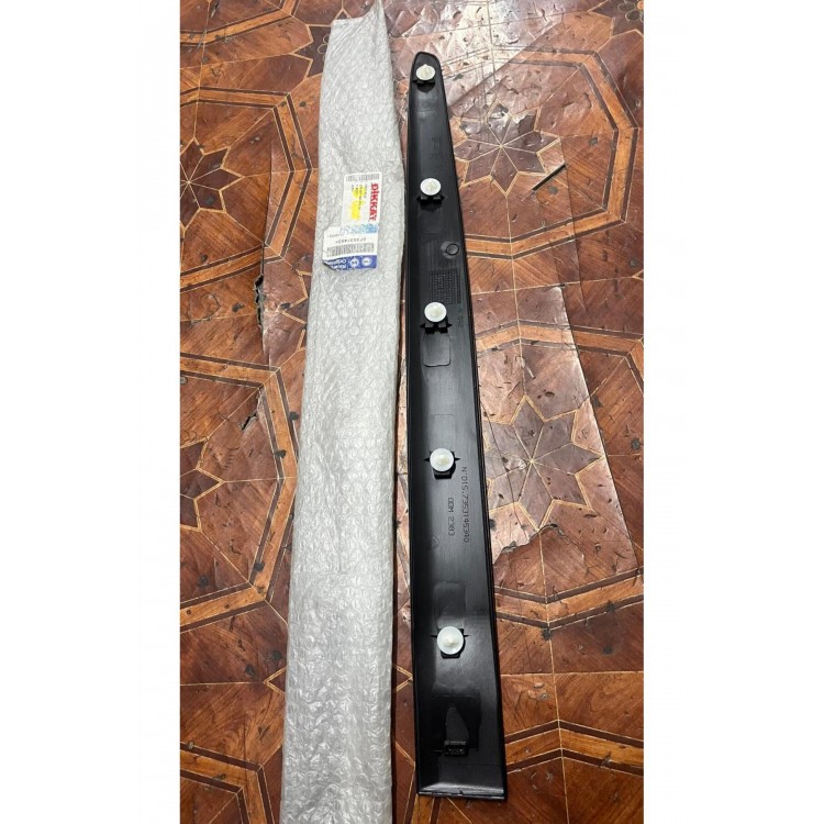 Fiat Stilo Orjinal Arka Sağ Kapı Çıtası Bant Kuşak 735314534 Fiat Stilo Orjinal Arka Sağ Kapı Çıtası Bant Kuşak 735314534